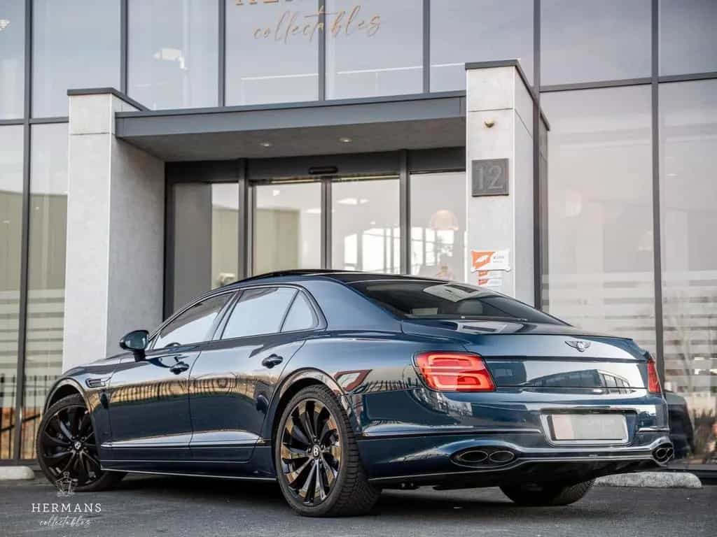 Bentley Flying Spur 4.0 V8 1st Edition / Mulliner / Blac 04/2021-photo-10