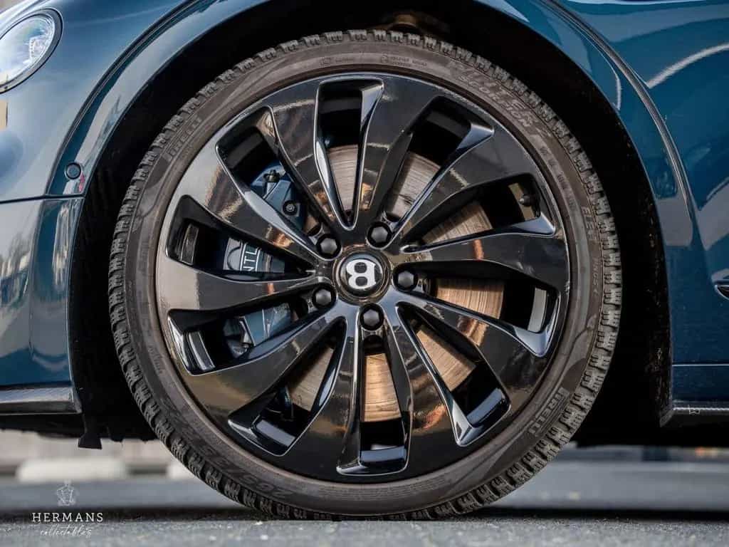 Bentley Flying Spur 4.0 V8 1st Edition / Mulliner / Blac 04/2021-photo-14