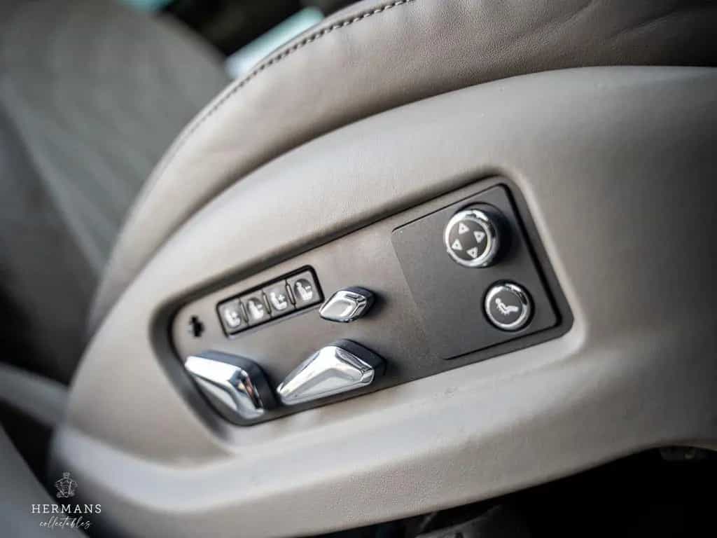 Bentley Flying Spur 4.0 V8 1st Edition / Mulliner / Blac 04/2021-photo-20