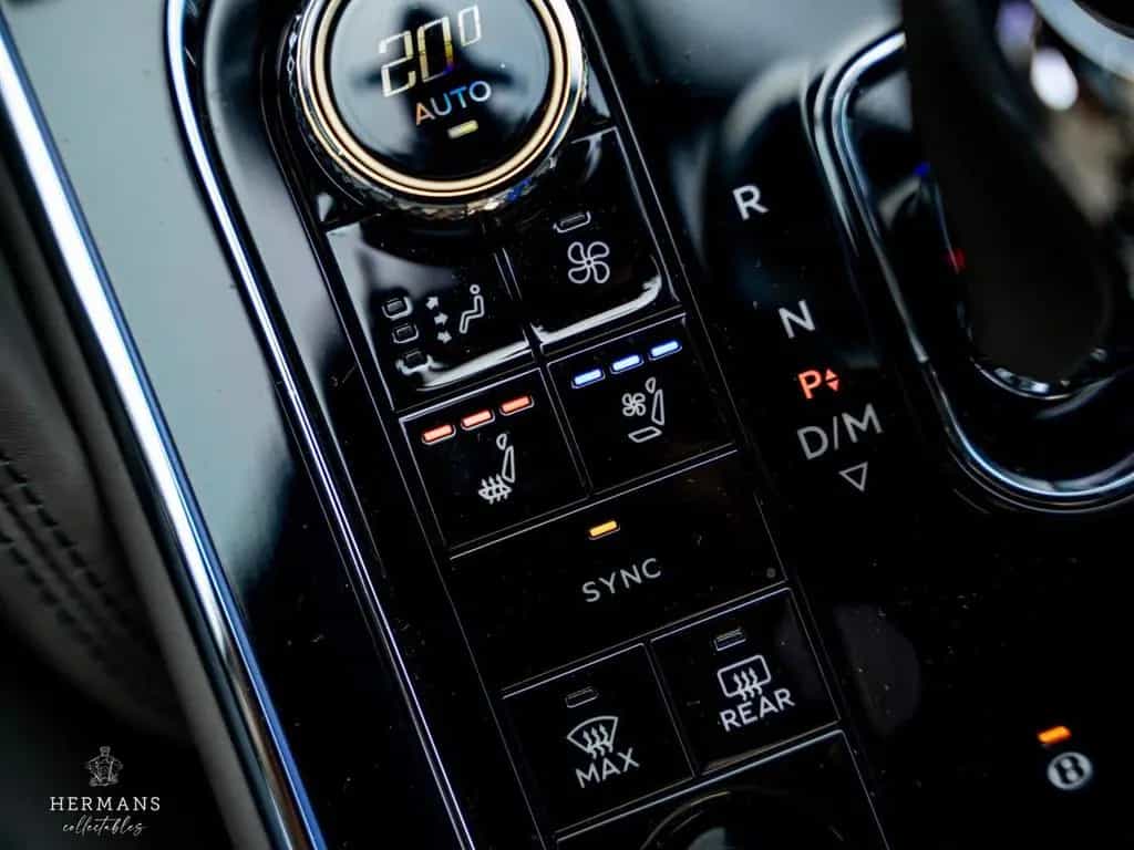 Bentley Flying Spur 4.0 V8 1st Edition / Mulliner / Blac 04/2021-photo-23