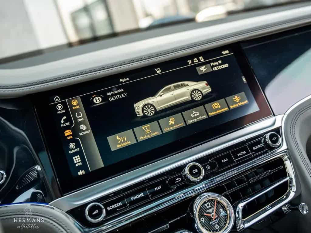 Bentley Flying Spur 4.0 V8 1st Edition / Mulliner / Blac 04/2021-photo-27