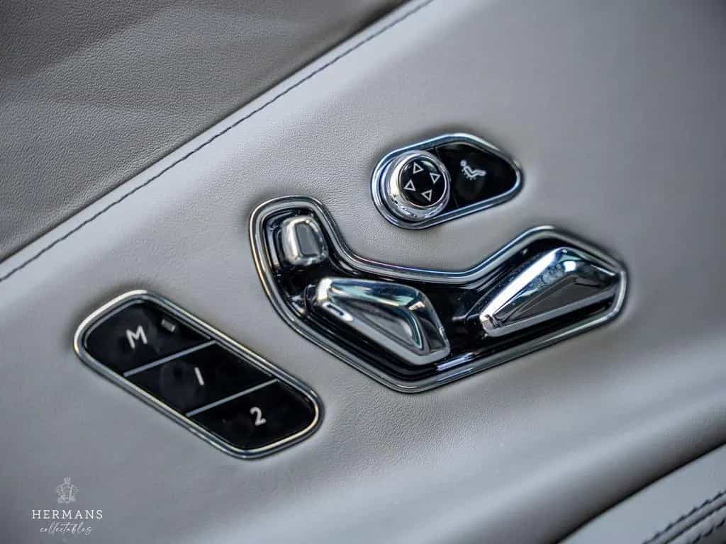 Bentley Flying Spur 4.0 V8 1st Edition / Mulliner / Blac 04/2021-photo-31