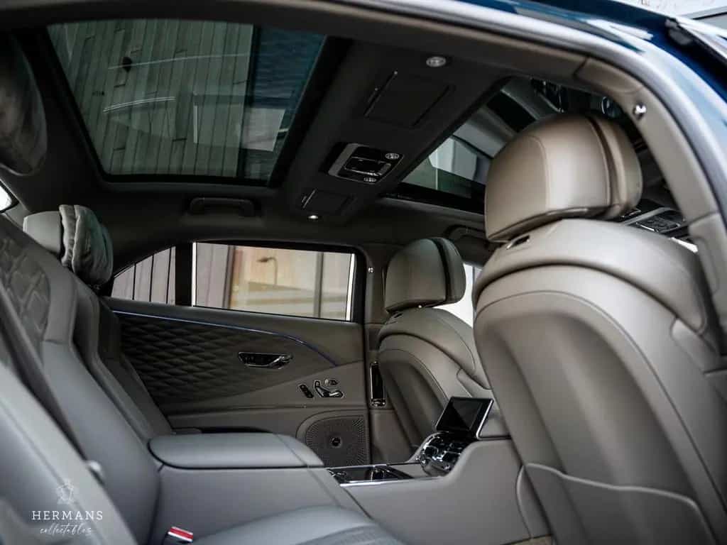 Bentley Flying Spur 4.0 V8 1st Edition / Mulliner / Blac 04/2021-photo-33
