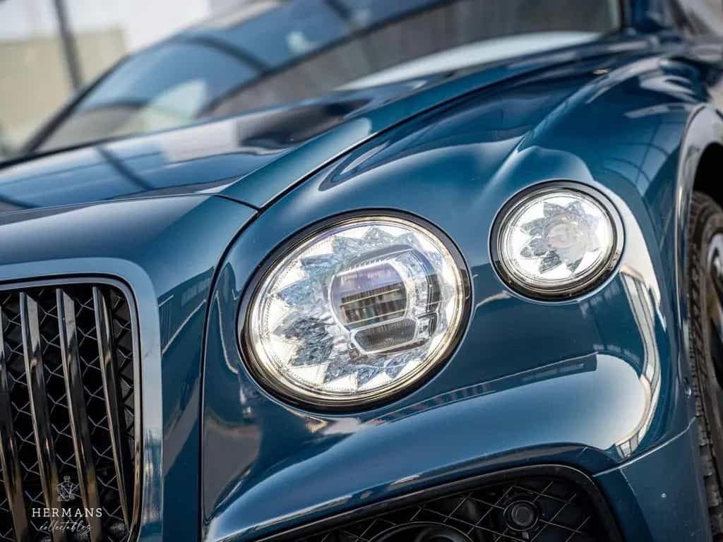 Bentley Flying Spur 4.0 V8 1st Edition / Mulliner / Blac 04/2021-photo-4