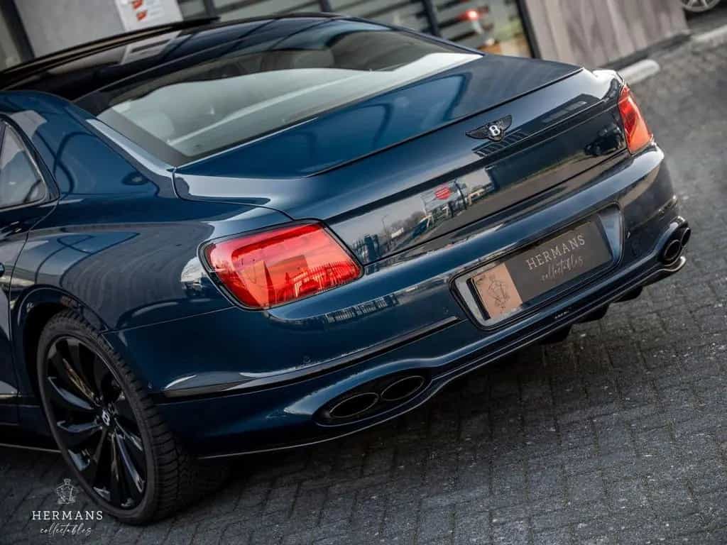 Bentley Flying Spur 4.0 V8 1st Edition / Mulliner / Blac 04/2021-photo-9