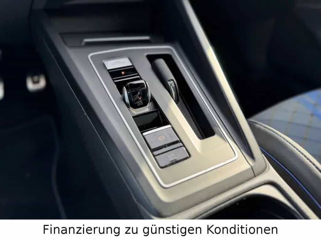 Volkswagen Golf VIII Lim. R 4Motion *GLASDACH*DR.ASS*CARPL* 02/2021-photo-30
