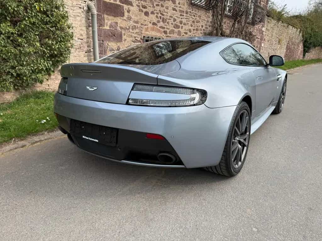 Aston Martin V8 Vantage N430 Coupé Skyfall-Silver 10/2016-photo-1
