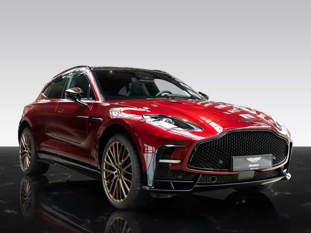 Aston Martin DBX S | Tow Park | Remote Park Heat 03/2026-photo-0