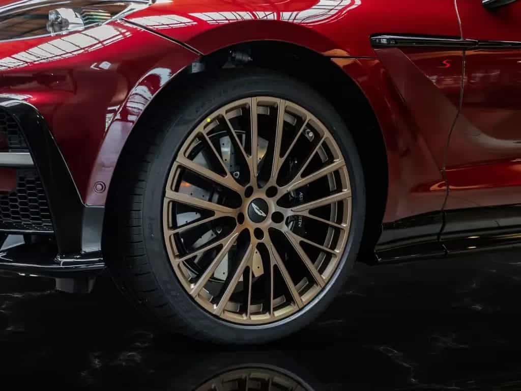 Aston Martin DBX S | Tow Park | Remote Park Heat 03/2026-photo-12