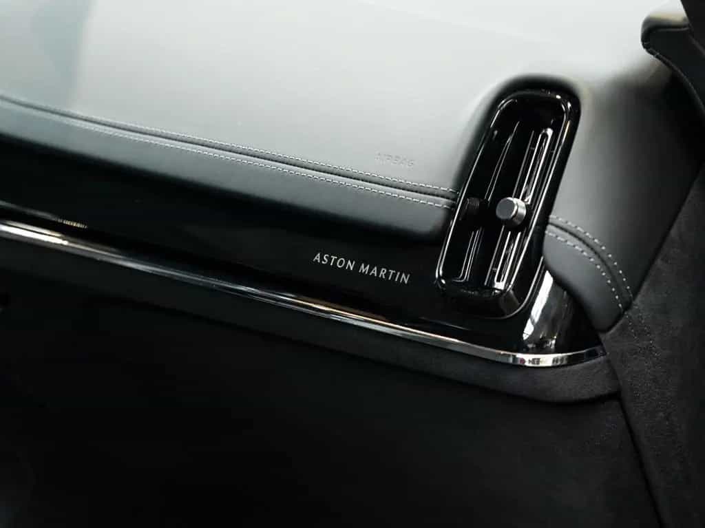 Aston Martin DBX S | Tow Park | Remote Park Heat 03/2026-photo-18