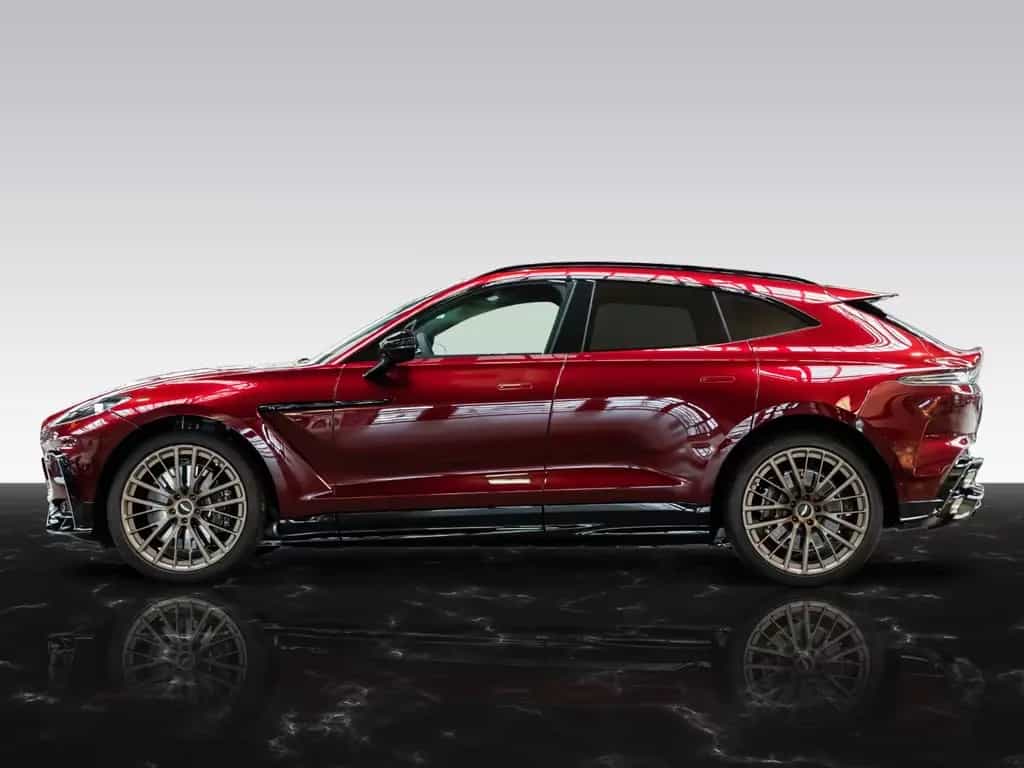 Aston Martin DBX S | Tow Park | Remote Park Heat 03/2026-photo-2