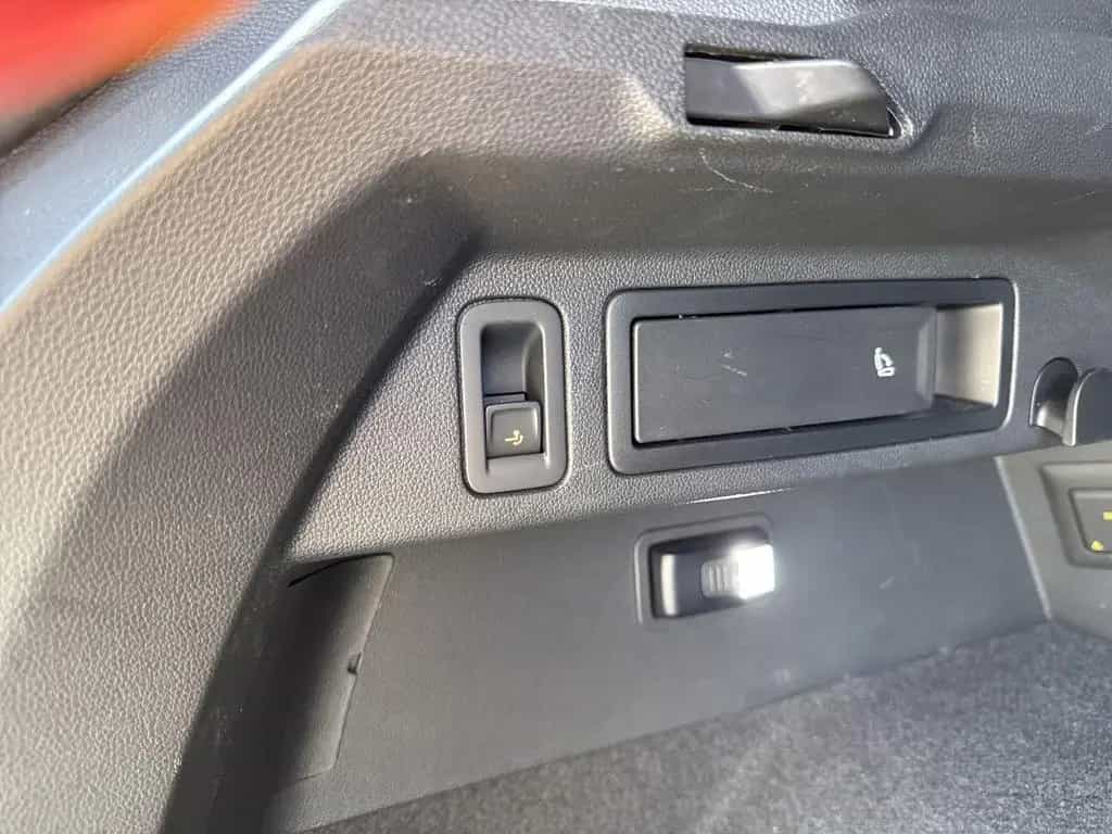 Volkswagen Tiguan R 2.0 TSI 4M AKRA AHK LEDER PANO 03/2023-photo-10
