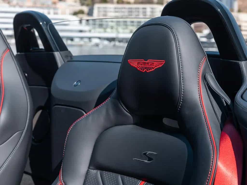 Aston Martin V8 Vantage 4.0 V8 Roadster null-photo-12
