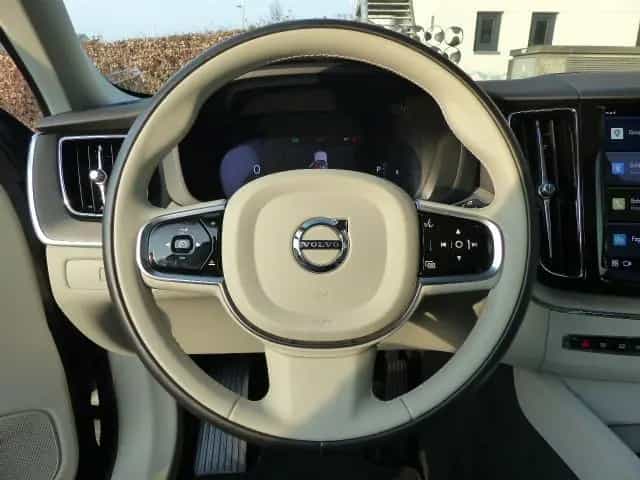 Volvo XC60 Plus Dark B4 Aut.*LEDER hell* 06/2023-photo-5