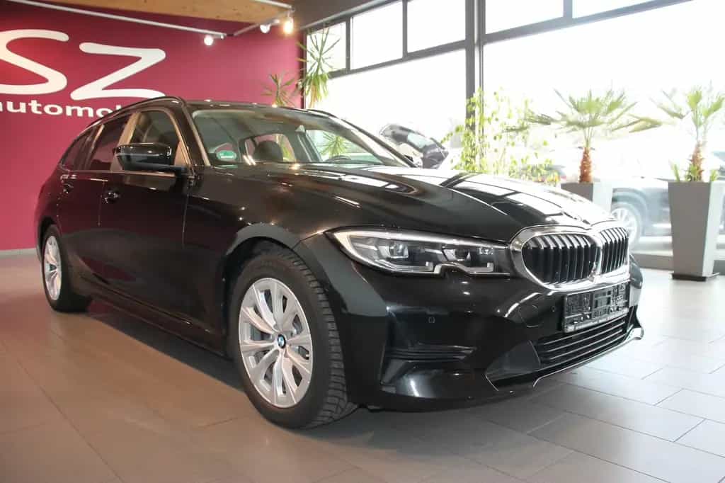 BMW 320 d xDrive Advantage LED SHZ Navi Kamera 10/2020-photo-0