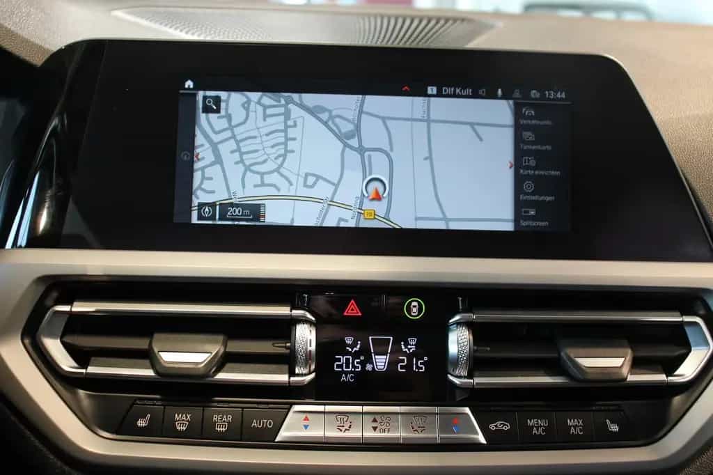 BMW 320 d xDrive Advantage LED SHZ Navi Kamera 10/2020-photo-11