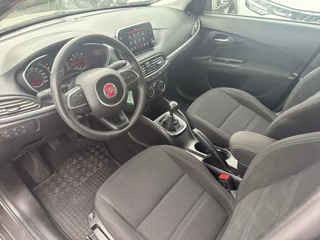 Fiat Tipo Kombi 1.4 T-Jet Lounge WR Sitzheizung Bluet 10/2017-photo-7
