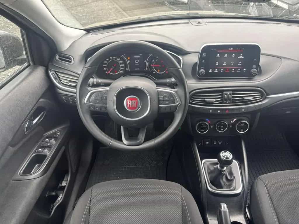 Fiat Tipo Kombi 1.4 T-Jet Lounge WR Sitzheizung Bluet 10/2017-photo-9