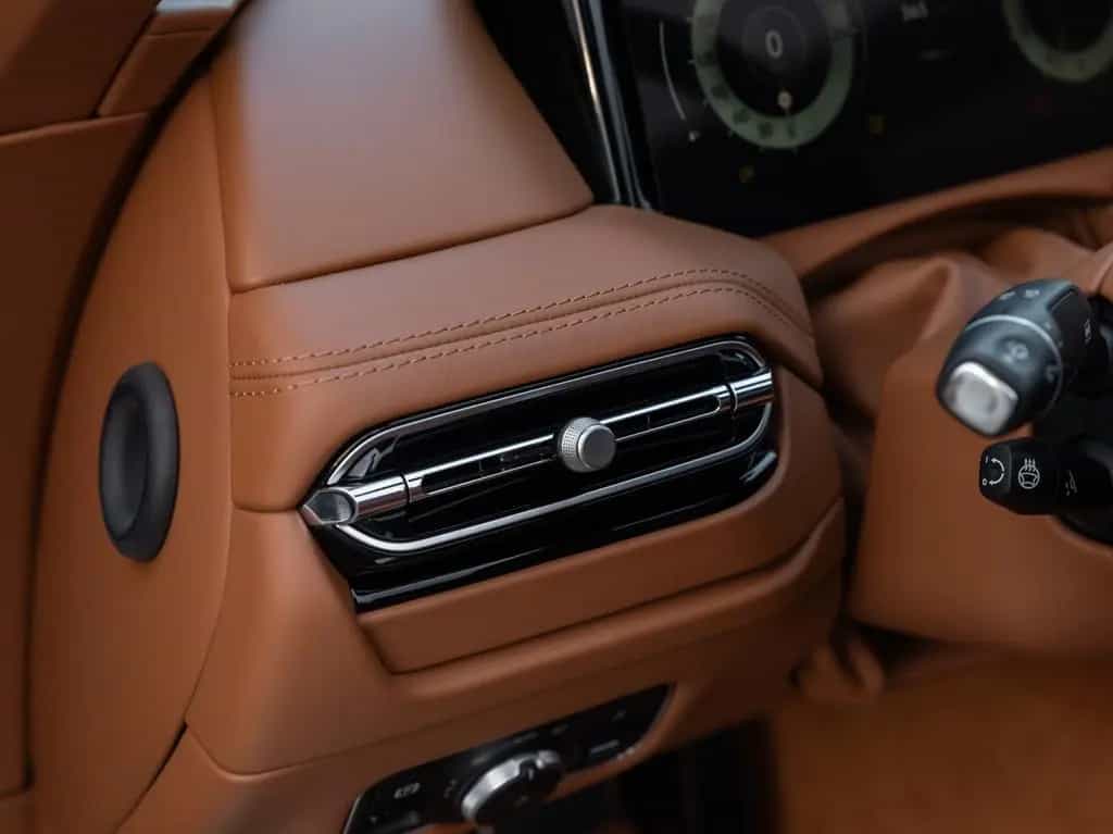 Aston Martin DB12 4.0 V8 Volante null-photo-10