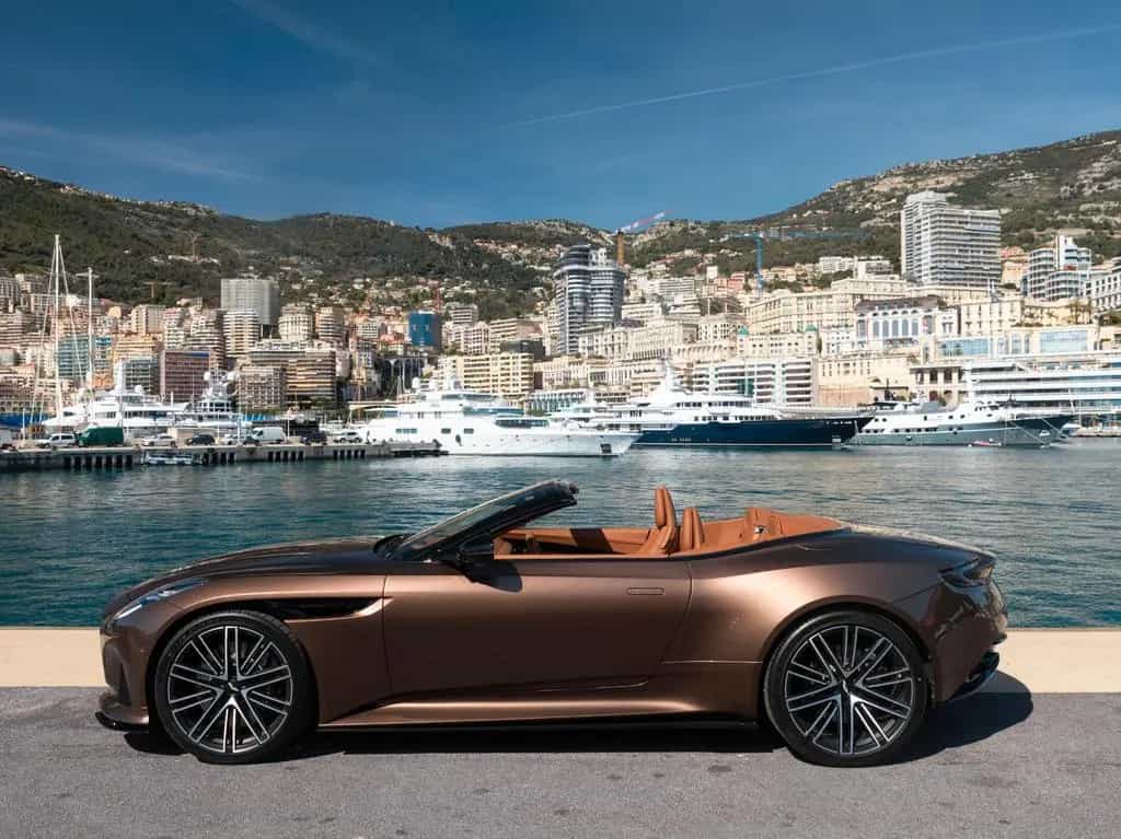 Aston Martin DB12 4.0 V8 Volante null-photo-1