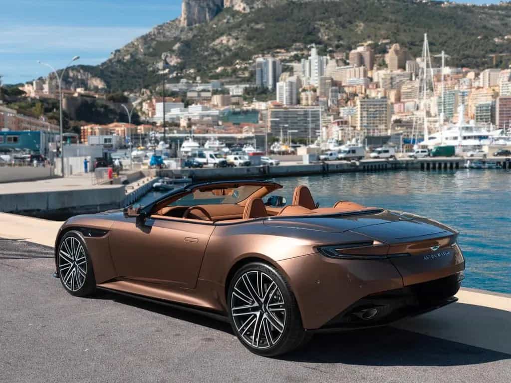 Aston Martin DB12 4.0 V8 Volante null-photo-2