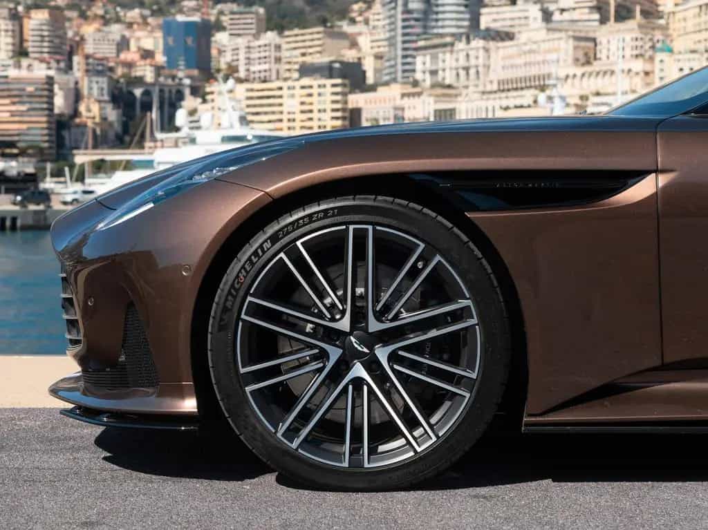 Aston Martin DB12 4.0 V8 Volante null-photo-4