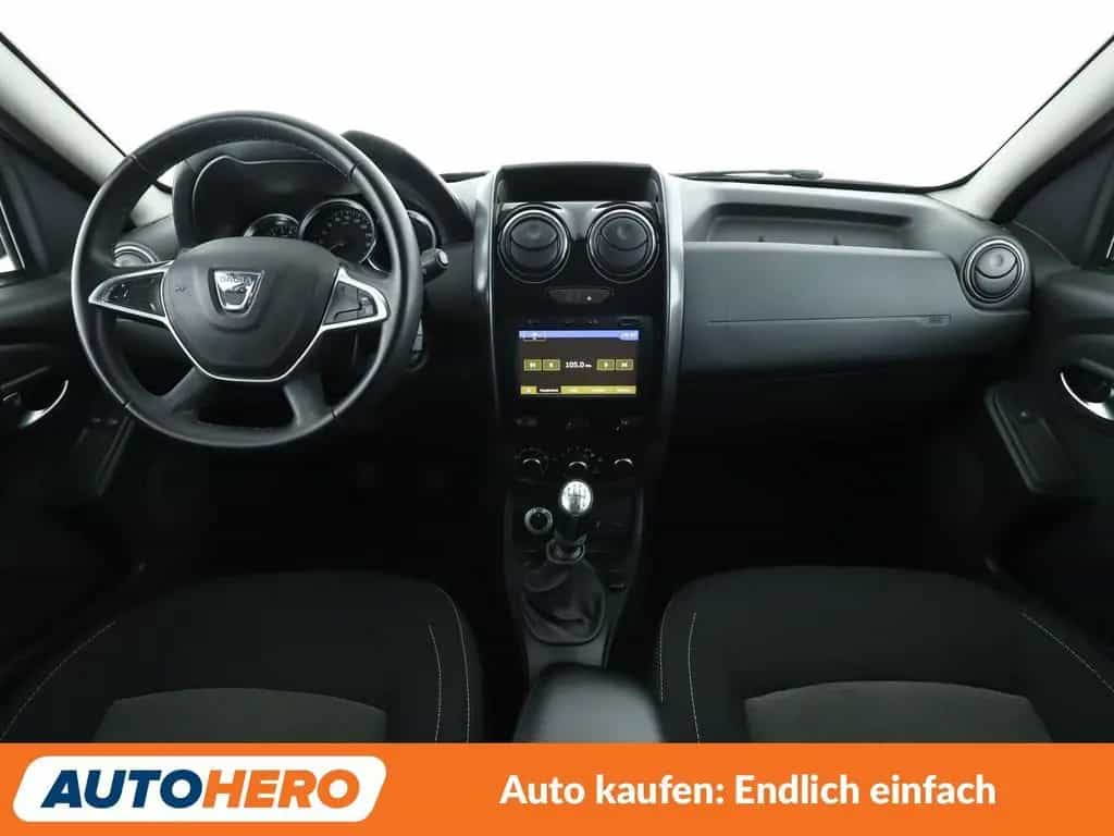 Dacia Duster 1.2 TCe Black Shadow 4x4*NAVI*CAM*PDC* 04/2017-photo-11