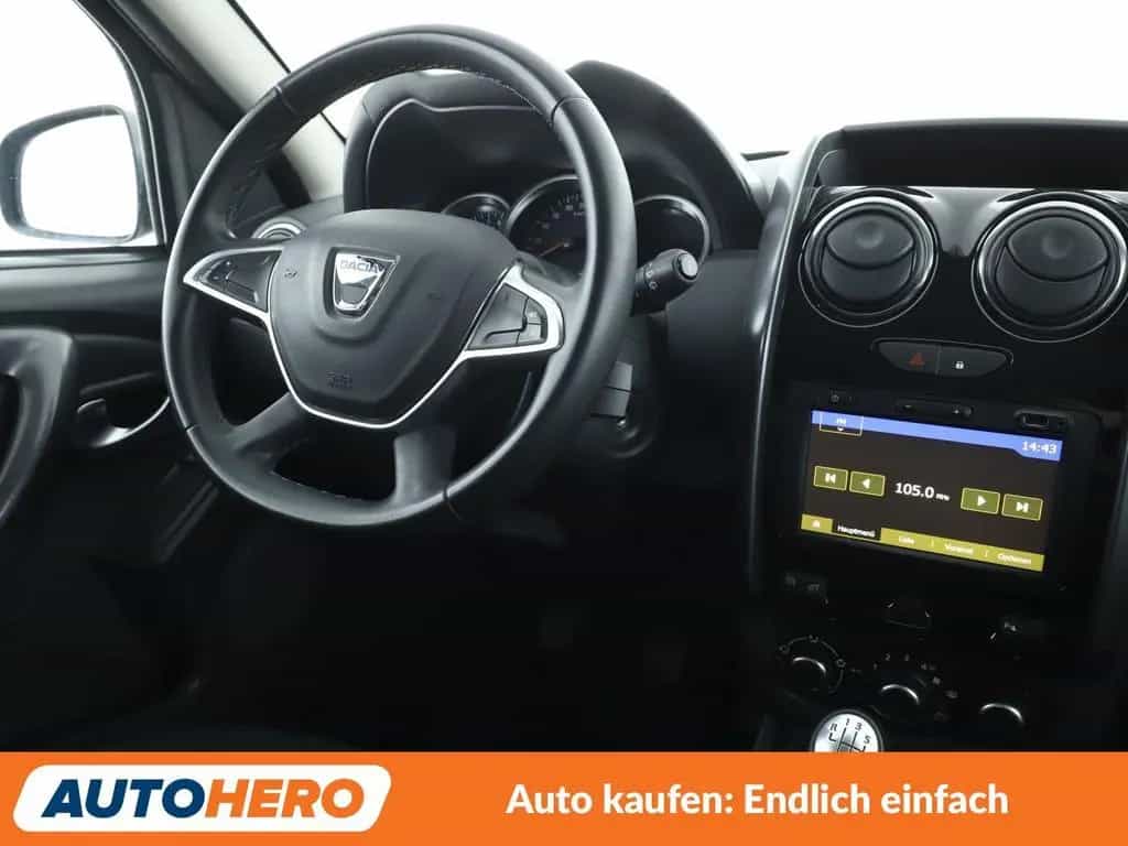 Dacia Duster 1.2 TCe Black Shadow 4x4*NAVI*CAM*PDC* 04/2017-photo-12