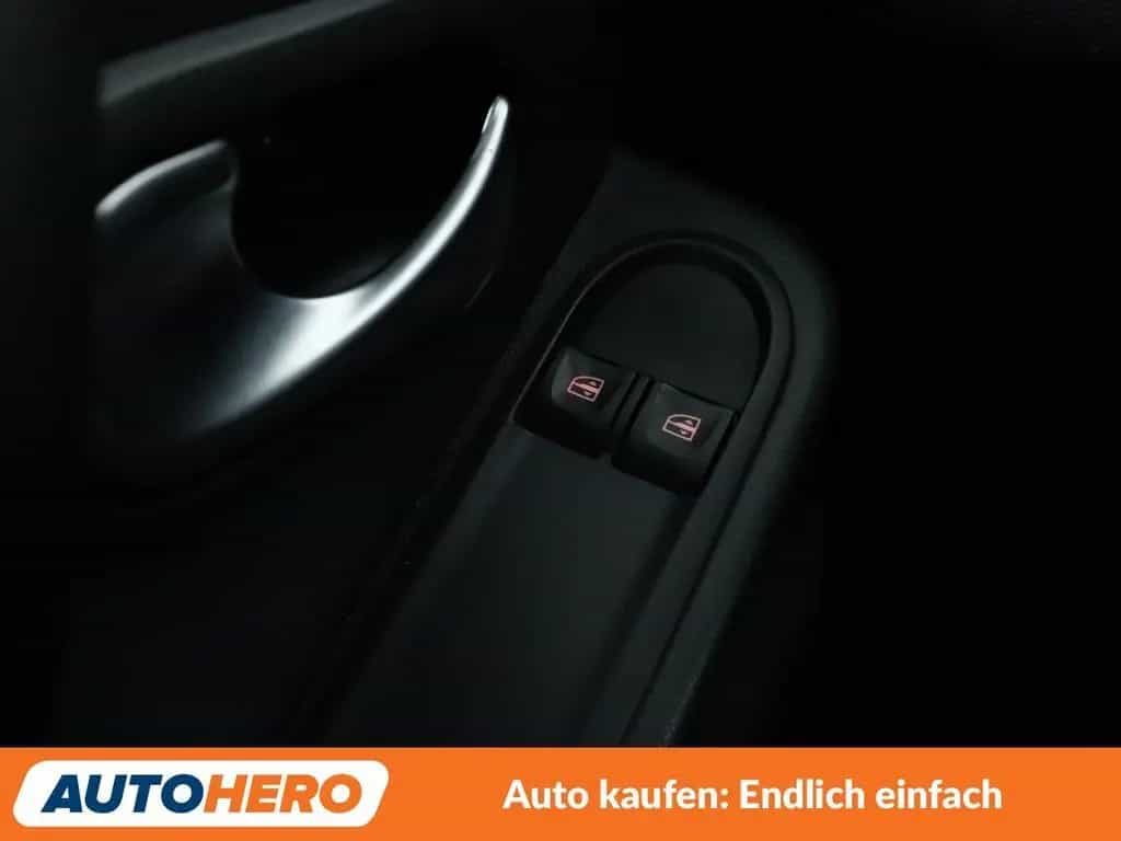 Dacia Duster 1.2 TCe Black Shadow 4x4*NAVI*CAM*PDC* 04/2017-photo-24