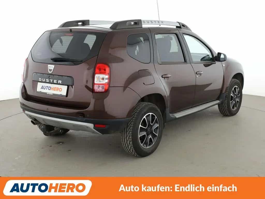Dacia Duster 1.2 TCe Black Shadow 4x4*NAVI*CAM*PDC* 04/2017-photo-5