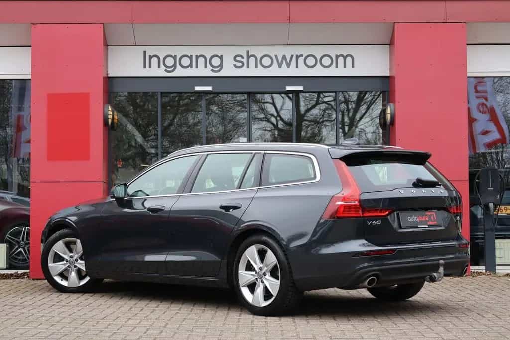 Volvo V60 2.0 T5 Momentum | Origineel NL | Leder | Bus 05/2019-photo-1