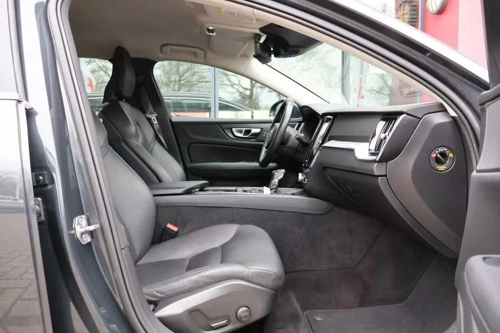 Volvo V60 2.0 T5 Momentum | Origineel NL | Leder | Bus 05/2019-photo-17