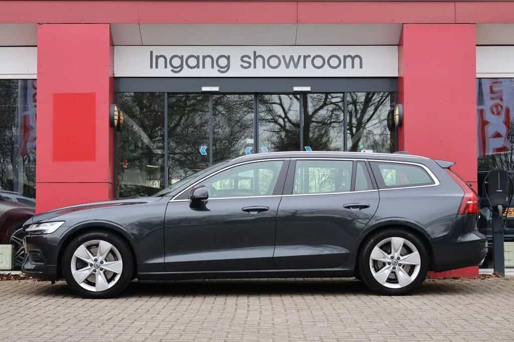 Volvo V60 2.0 T5 Momentum | Origineel NL | Leder | Bus 05/2019-photo-2