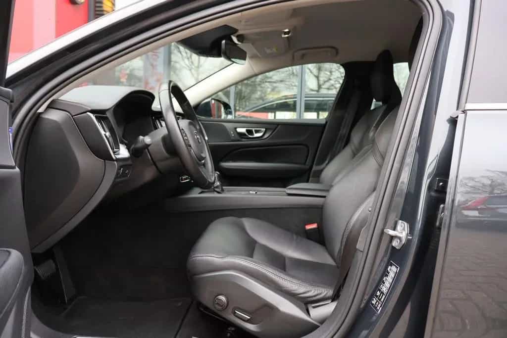 Volvo V60 2.0 T5 Momentum | Origineel NL | Leder | Bus 05/2019-photo-5