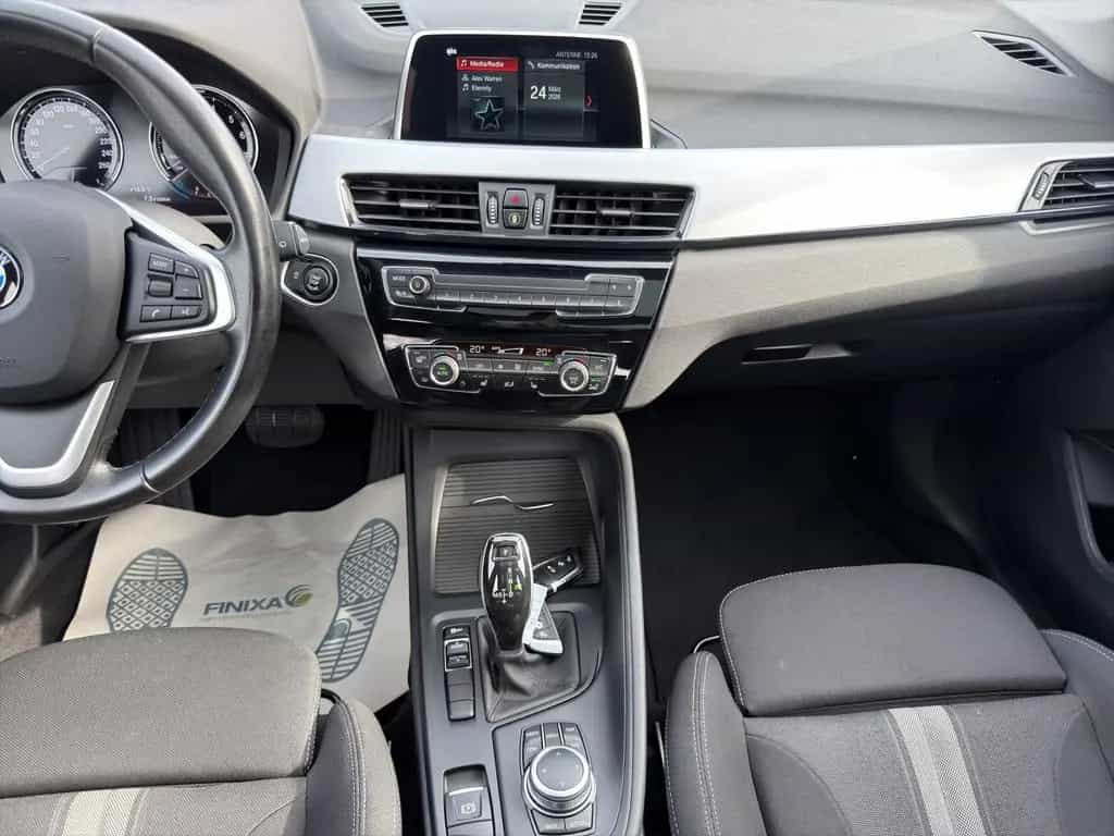 BMW X1 20i Automatik/AHK/PANO 05/2019-photo-11