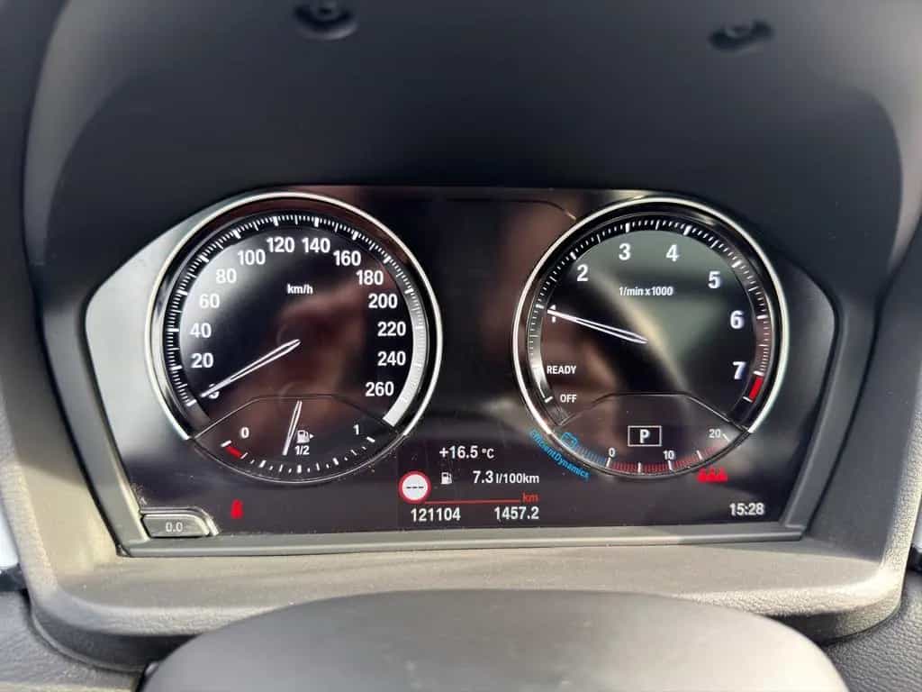 BMW X1 20i Automatik/AHK/PANO 05/2019-photo-12