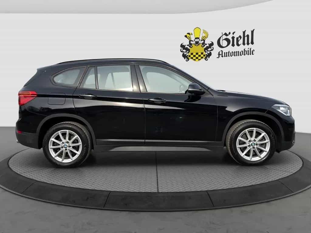 BMW X1 20i Automatik/AHK/PANO 05/2019-photo-7