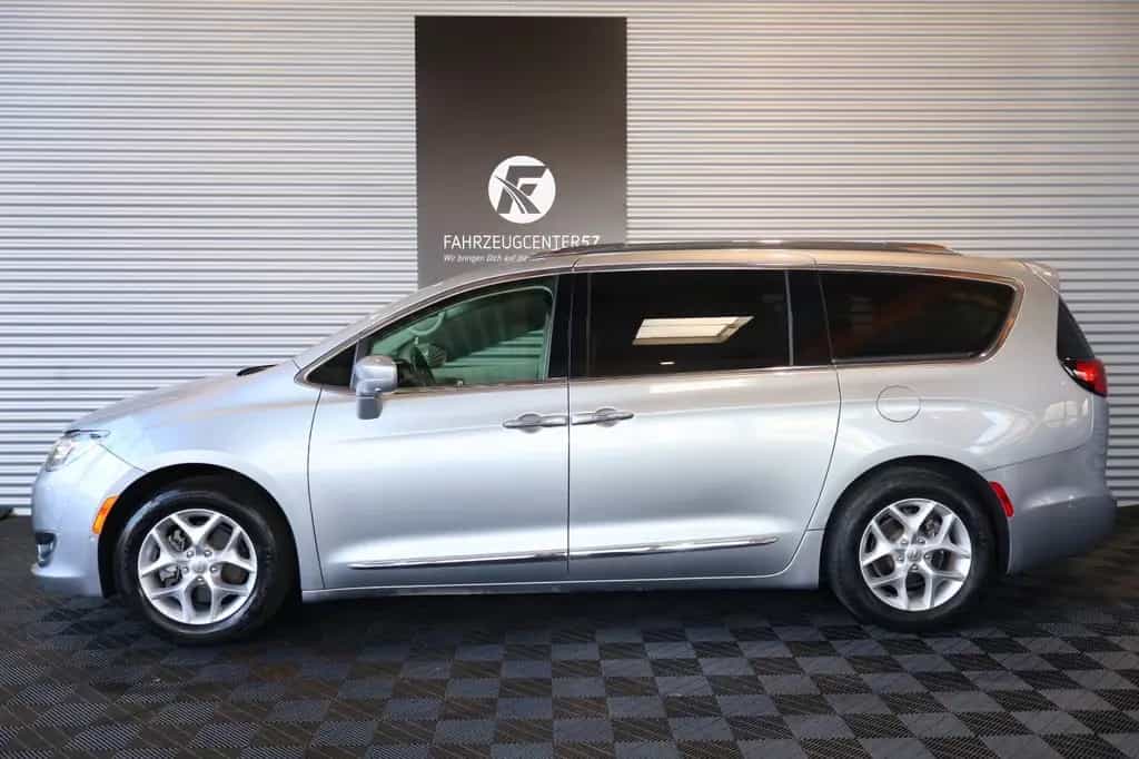Chrysler Pacifica 3.6L V6 TOURING L Plus/ACC/360°/TV 07/2019-photo-1