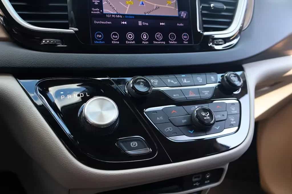 Chrysler Pacifica 3.6L V6 TOURING L Plus/ACC/360°/TV 07/2019-photo-16
