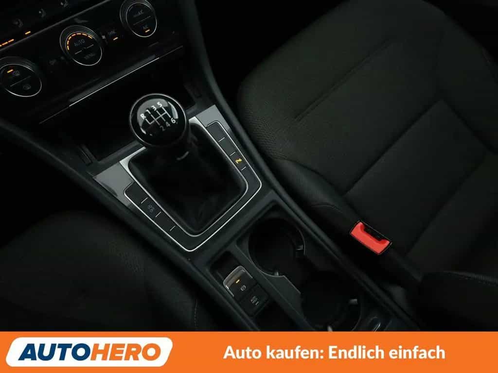 Volkswagen Golf VII 1.5 TSI ACT Comfortline BM*NAVI*PDC*SHZ 01/2018-photo-24