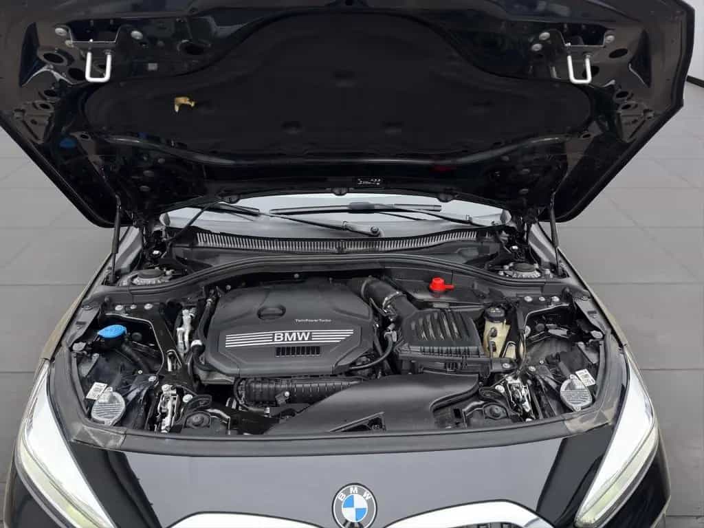 BMW 1 Series 118i  Limousine Automatik  Advantage 11/2022-photo-19