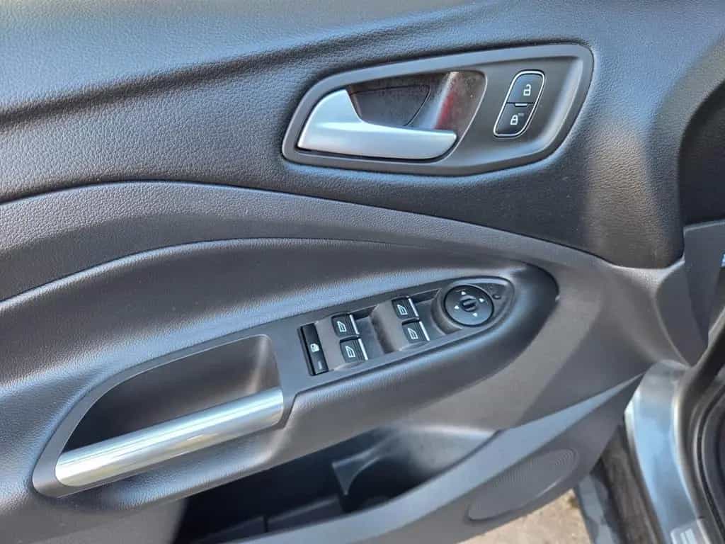 Ford Kuga ST-Line, Automatik, 60000KM, Zahnriemen Neu 01/2020-photo-18
