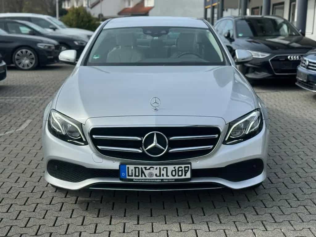 Mercedes-Benz E-Class 220 E Limousine E 220 d 4Matic*Burmester*Kamer 08/2019-photo-1