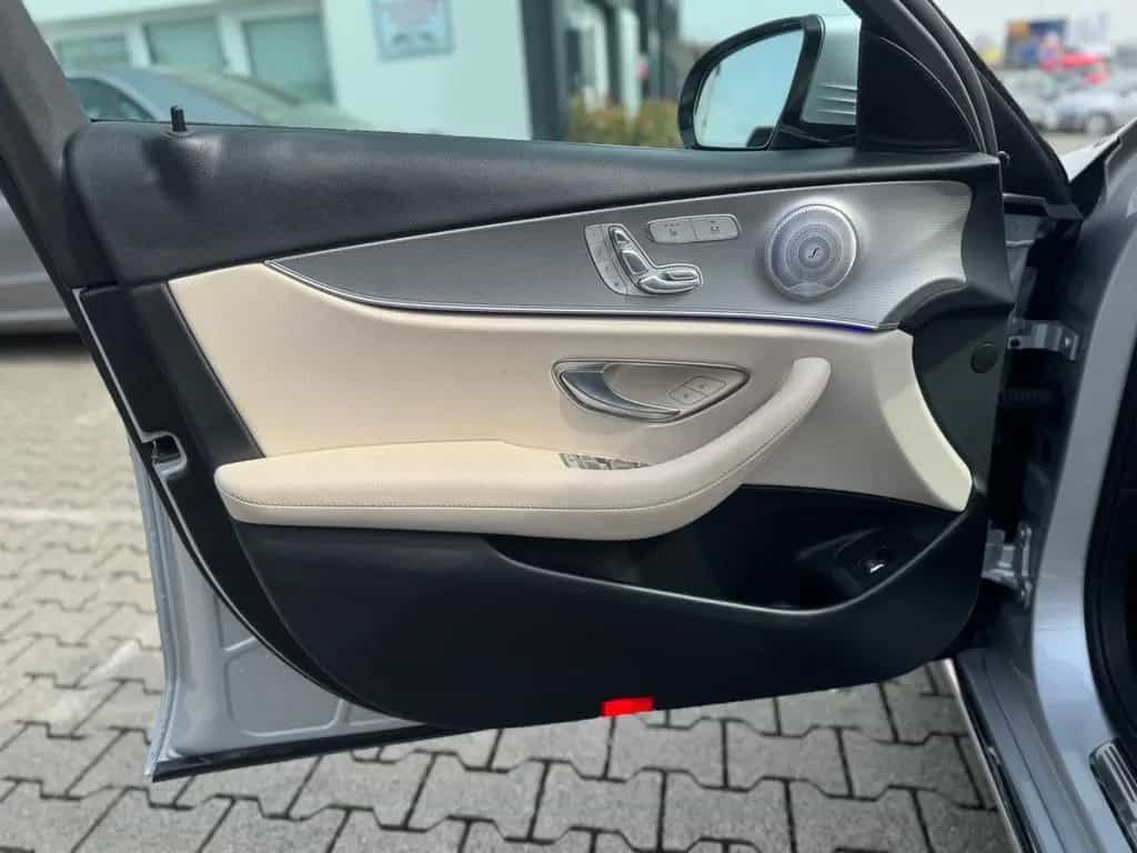 Mercedes-Benz E-Class 220 E Limousine E 220 d 4Matic*Burmester*Kamer 08/2019-photo-15