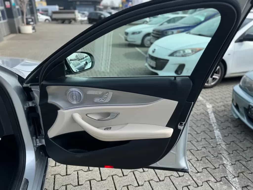 Mercedes-Benz E-Class 220 E Limousine E 220 d 4Matic*Burmester*Kamer 08/2019-photo-16