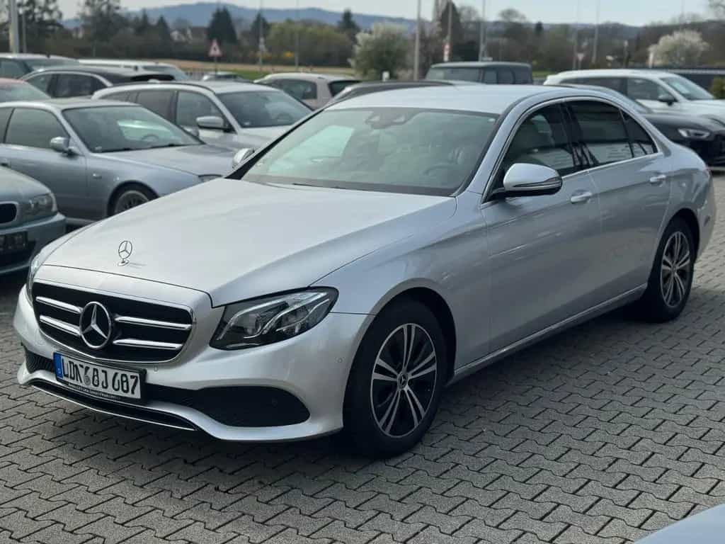 Mercedes-Benz E-Class 220 E Limousine E 220 d 4Matic*Burmester*Kamer 08/2019-photo-2