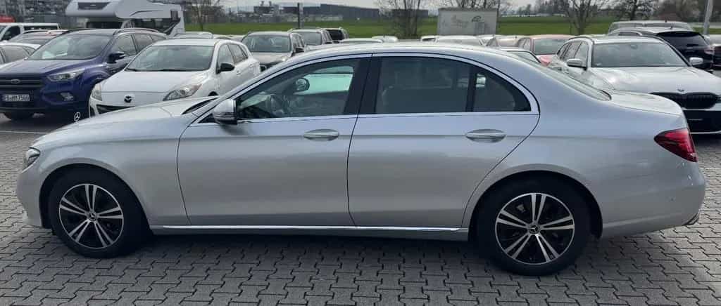 Mercedes-Benz E-Class 220 E Limousine E 220 d 4Matic*Burmester*Kamer 08/2019-photo-3
