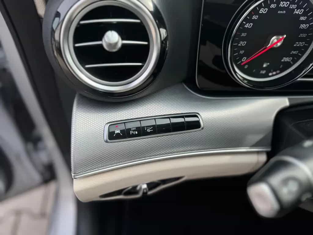 Mercedes-Benz E-Class 220 E Limousine E 220 d 4Matic*Burmester*Kamer 08/2019-photo-31