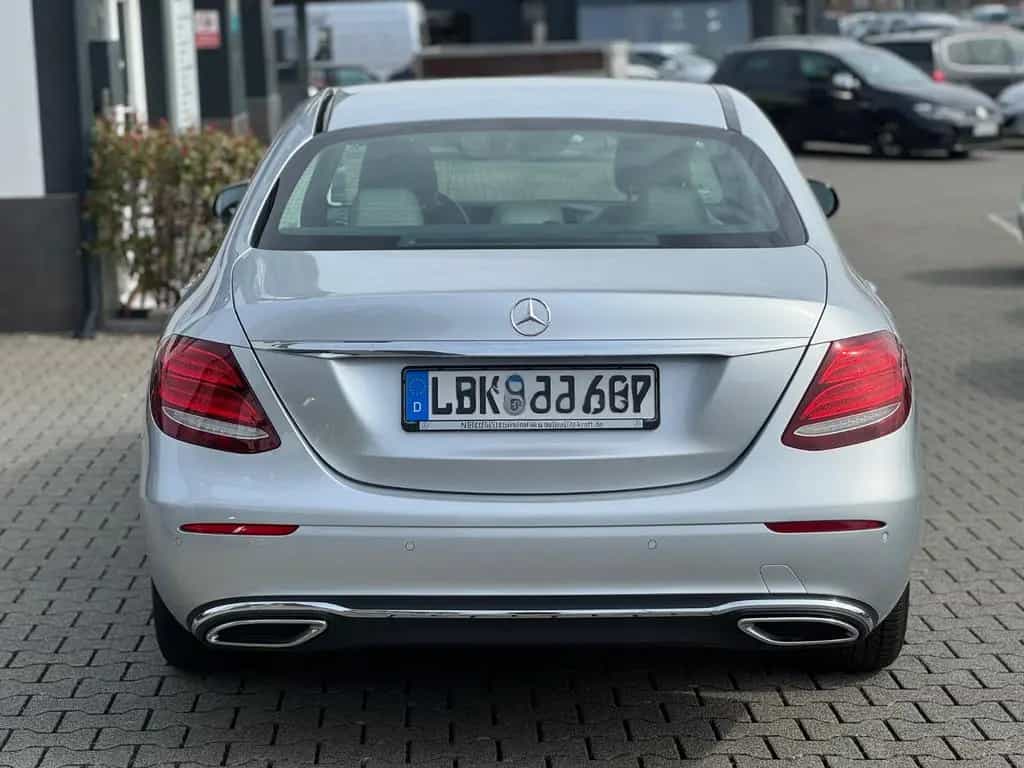 Mercedes-Benz E-Class 220 E Limousine E 220 d 4Matic*Burmester*Kamer 08/2019-photo-5