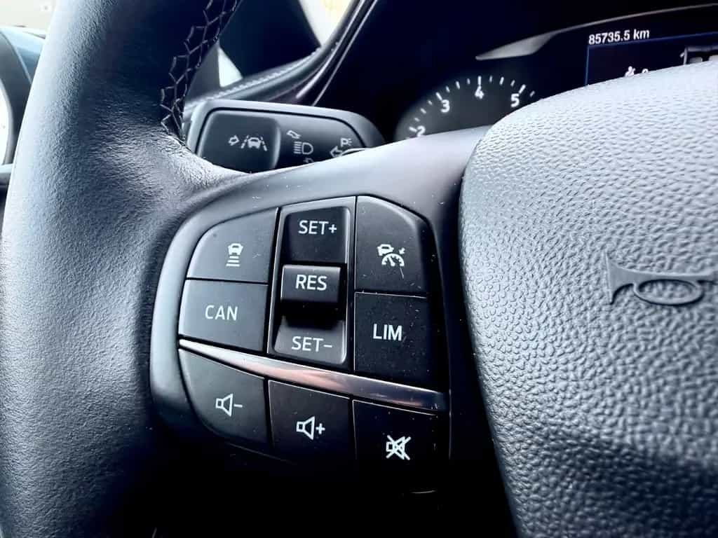 Ford Fiesta Vignale /AUTOMATIK/NAVI/LED/CAM/GARANTIE/ 02/2019-photo-14